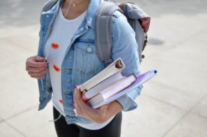 Comment se passe le changement de statut étudiant à salarié ?