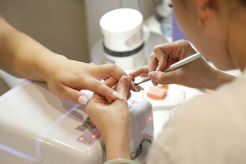 Formation ongle prix : combien prévoir pour bien se lancer